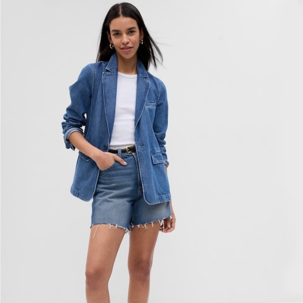 Gap High Rise Denim Shorts, Size 28 NWT